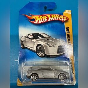 Hot Wheels 2009 Nissan GT-R Toy Car - Silver